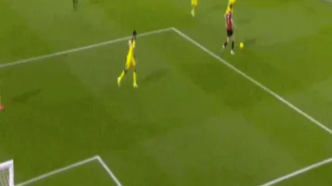 曼联夏季惊喜获千万奖励，世界杯成转会策略悬疑焦点