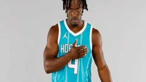 浙江3胜5负英博4胜1负，首轮对决见证高下！刘主任VS赵健博，谁更强？